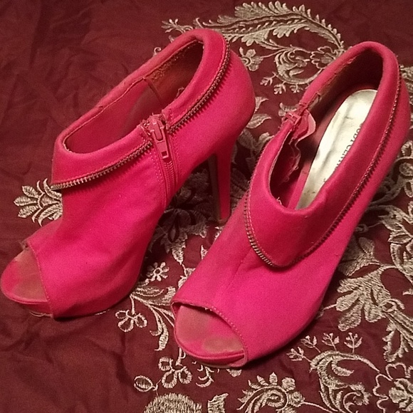 Heels - Picture 2 of 2